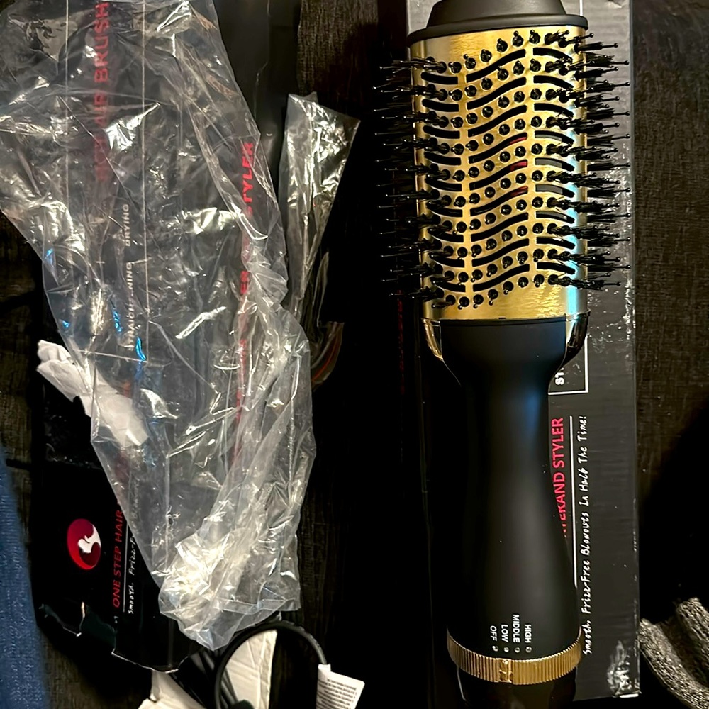 Brand new never used  hot air brush